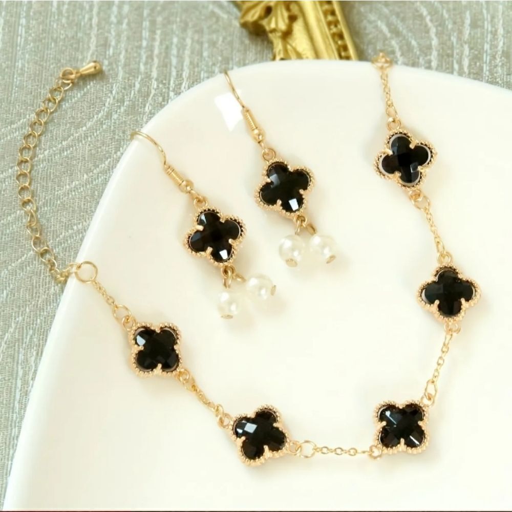Elegant Clover Leaf Bracelet Earring Set with Pearl Accents